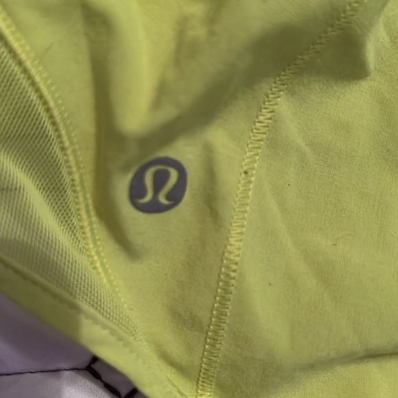 lululemon low rise 4in color: highlight yellow size: 4 💚💛 - Picture 3 of 5